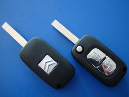 Ключ Citroen выкидной (корпус) 2 кнопки, с креплением батарейки на корпусе ключа, лезвие hu83t