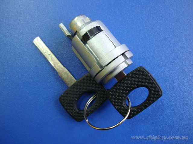 Вставка в замок зажигания Mercedes 2 ключа