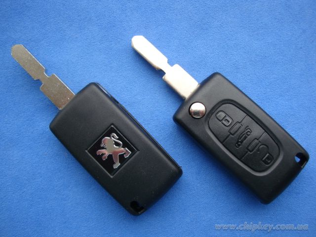 Ключ выкидной Peugeot (корпус) 3 кнопки, крепление батарейки на корпусе