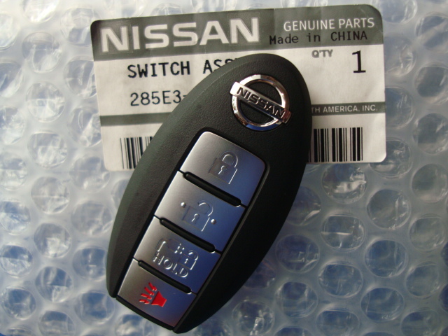 Ключ Nissan Leaf 2018-, FCC ID:CWTWB1G0168  smart key 4 кнопки, ID51 HTAES, 433 Mhz USA, original