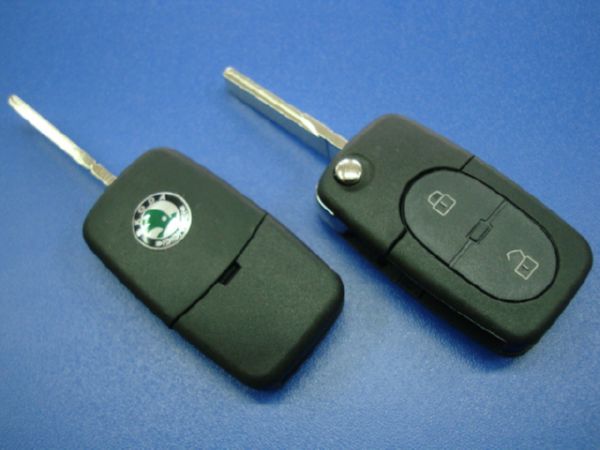 Ключ Skoda выкидной (корпус) 2 кнопки, под батарейки 1616
