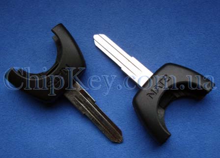 Ключ Nissan лезвие dat10