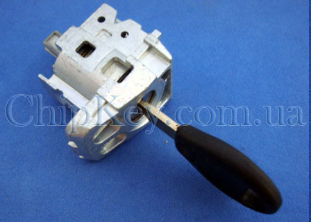 Замок левой двери  Nissan Qashqai